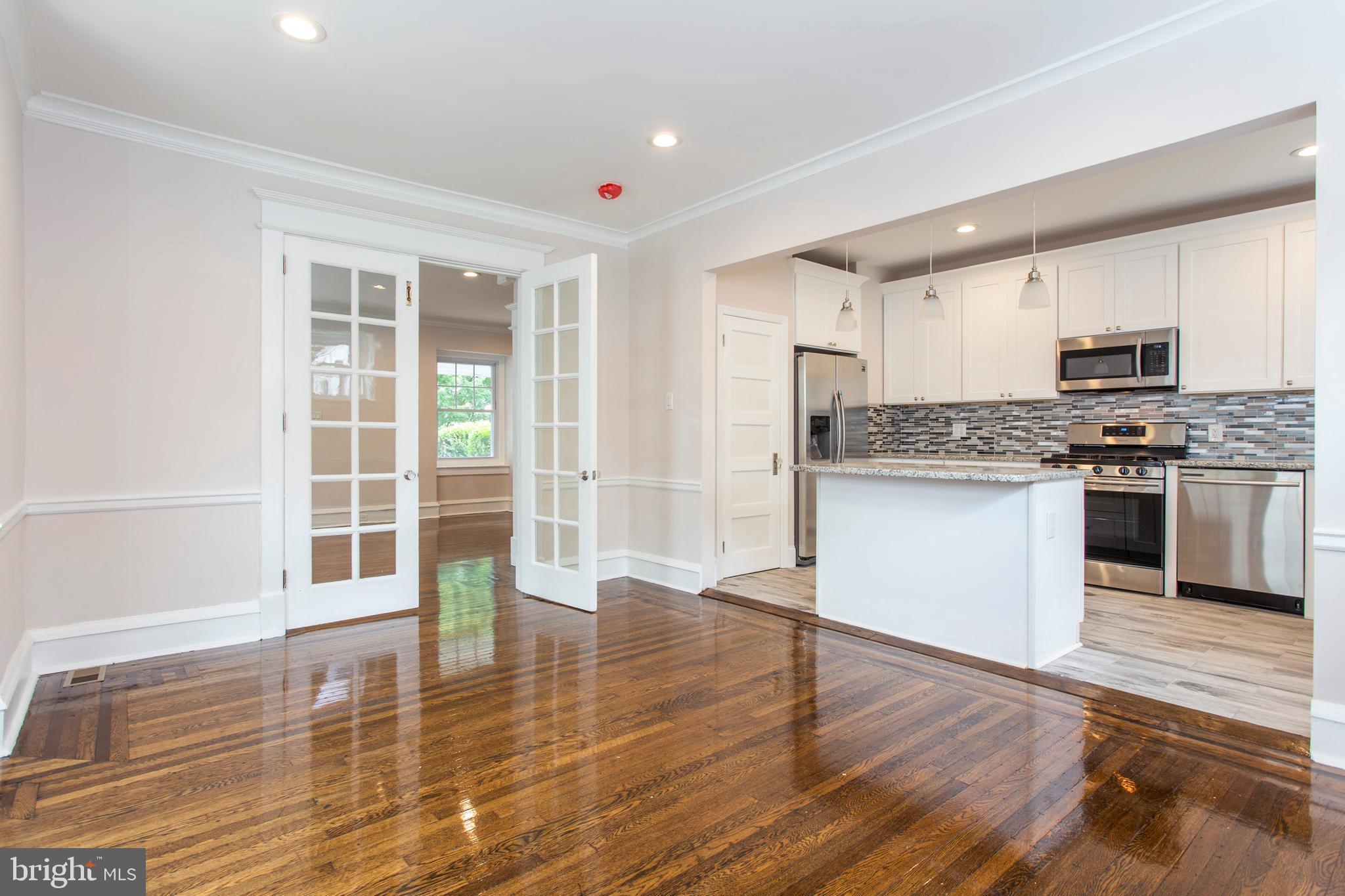 6127 Nassau Road Philadelphia, PA 19151 - Photo 11 of 39 Dining room