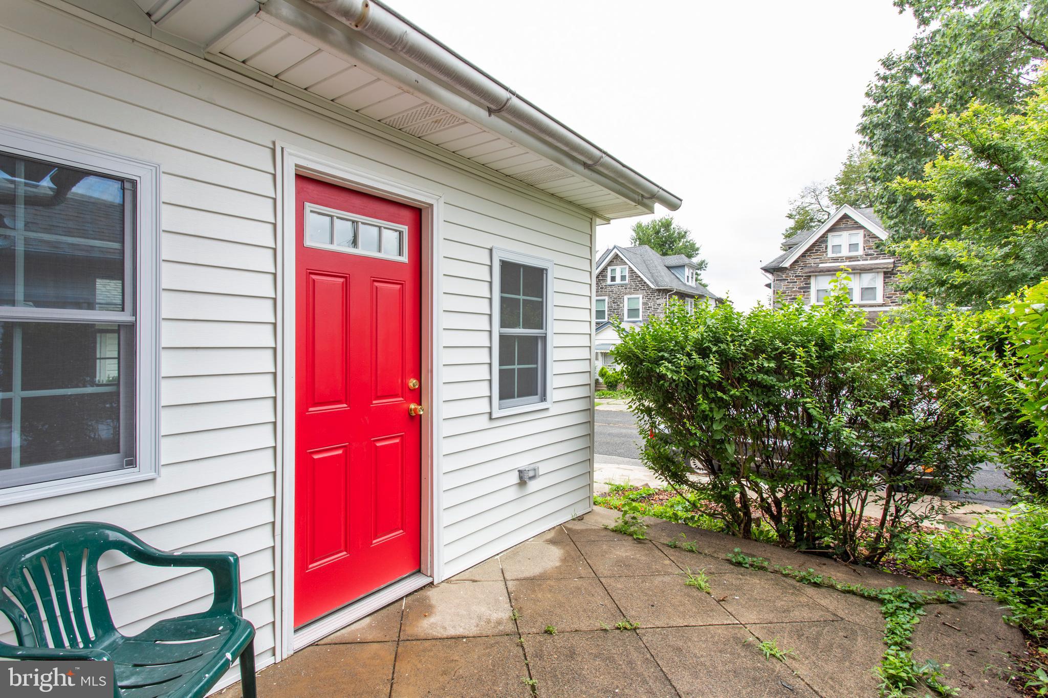 6127 Nassau Road Philadelphia, PA 19151 - Photo 3 of 39 Front side door entry in to porch