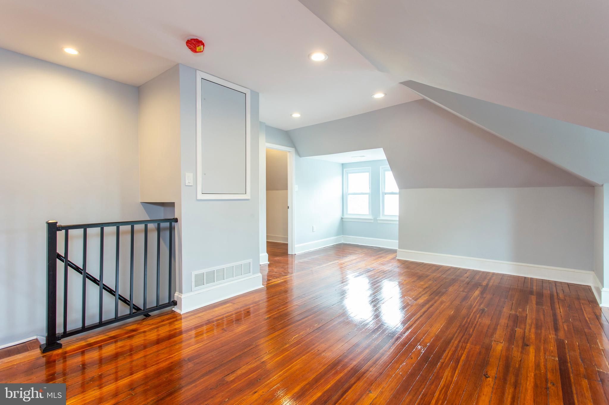 6127 Nassau Road Philadelphia, PA 19151 - Photo 32 of 39 Master bedroom