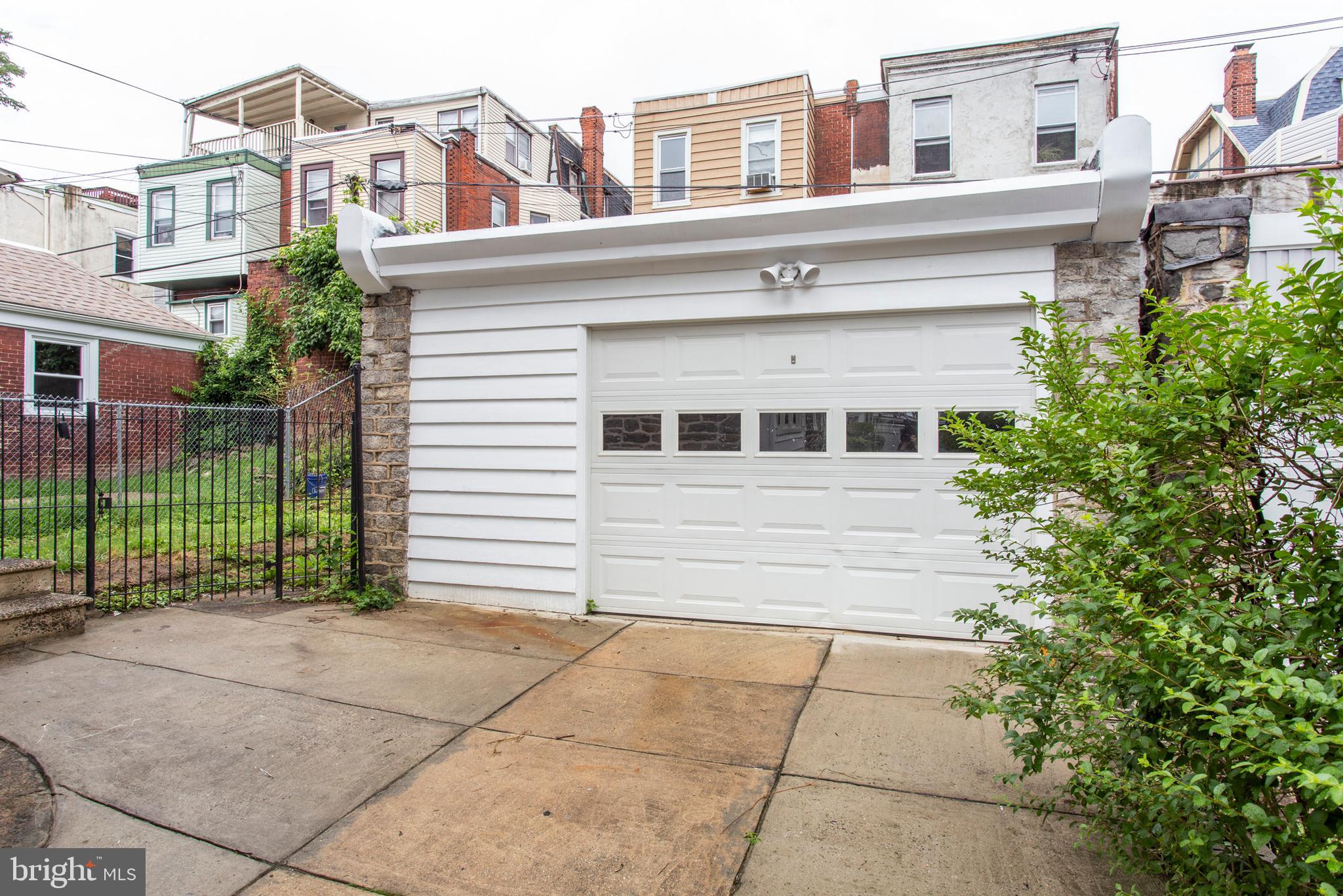 6127 Nassau Road Philadelphia, PA 19151 - Photo 39 of 39 Oversized garage
