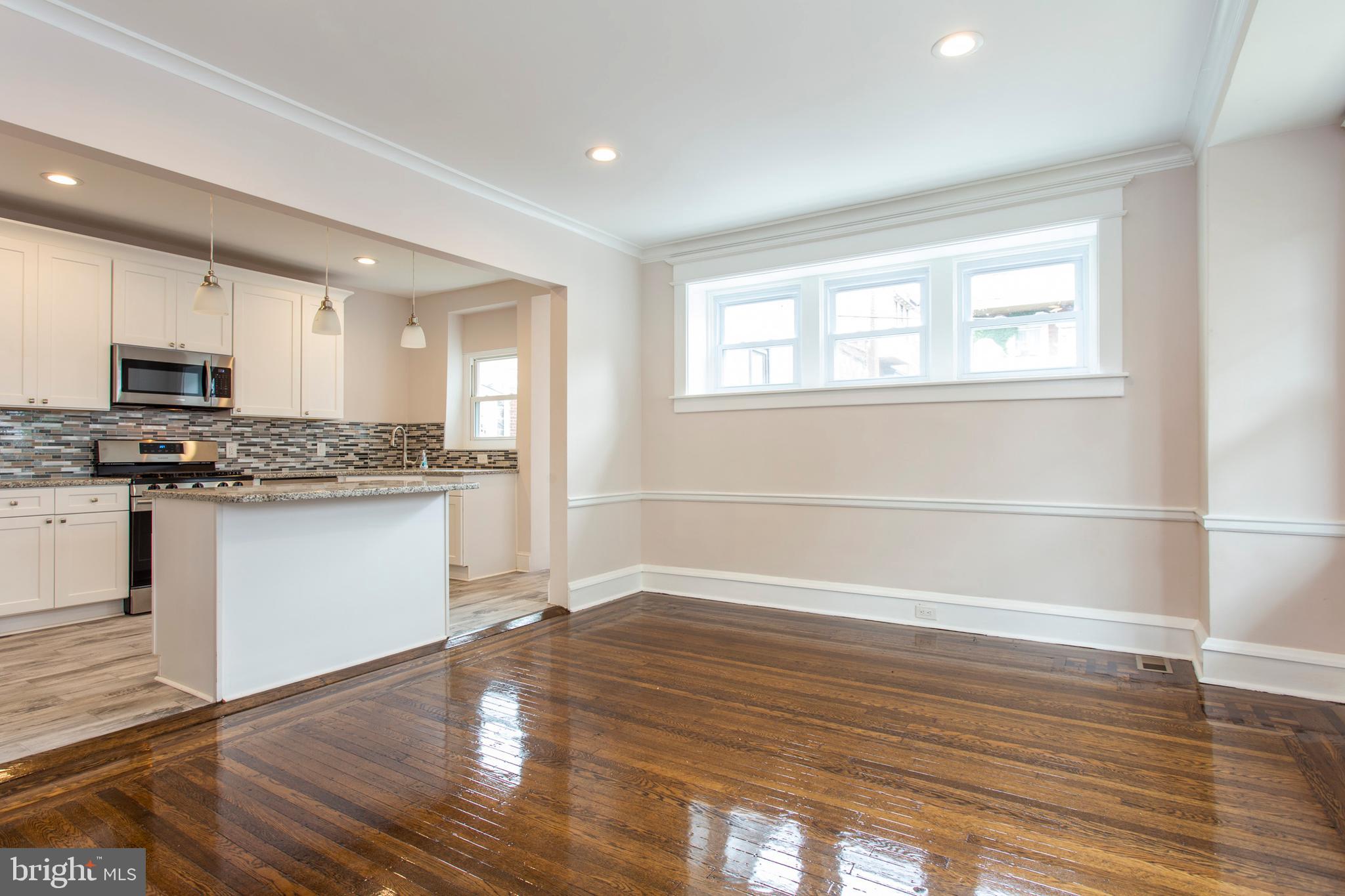 6127 Nassau Road Philadelphia, PA 19151 - Photo 10 of 39 Dining room