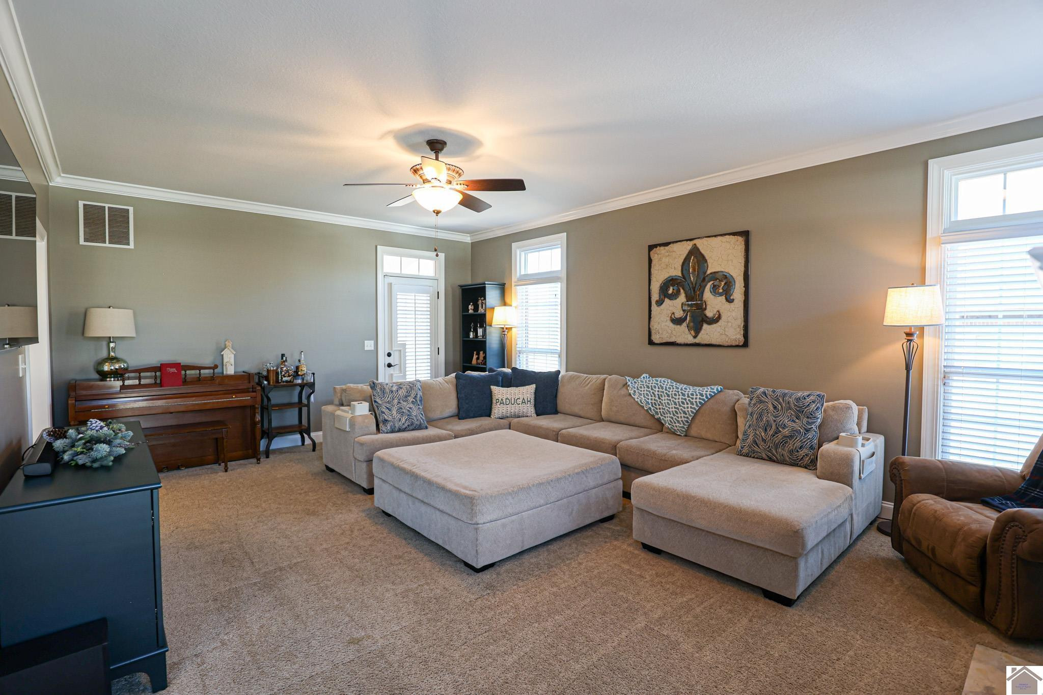 6601 Tuscan Road Paducah, KY 42001 - Photo 20 of 50 Living Room