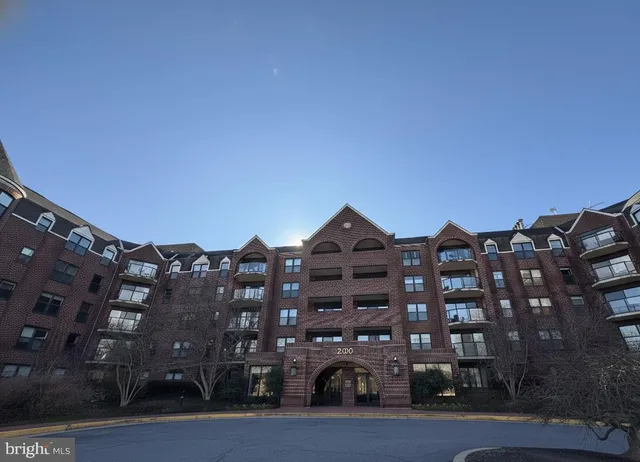 $3,000 | 2100 Langston Boulevard, Unit 148, Arlington, VA 22201