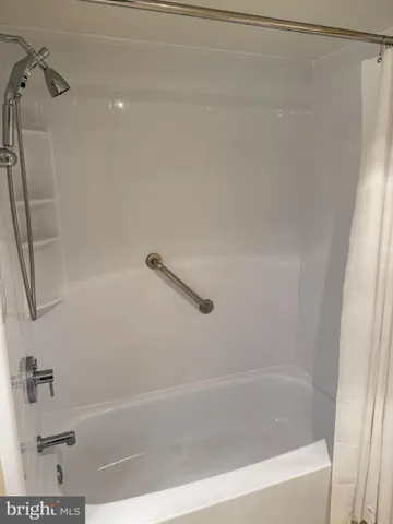 $3,000 | 2100 Langston Boulevard, Unit 148, Arlington, VA 22201