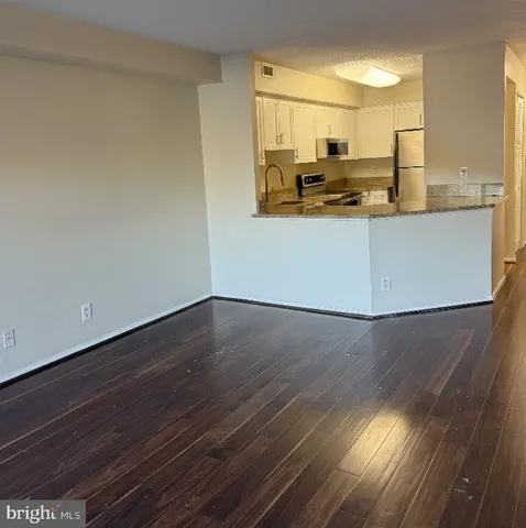 $3,000 | 2100 Langston Boulevard, Unit 148, Arlington, VA 22201