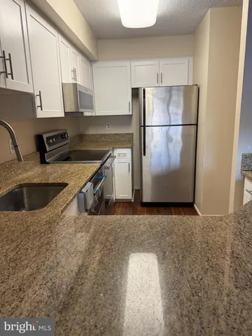 $3,000 | 2100 Langston Boulevard, Unit 148, Arlington, VA 22201