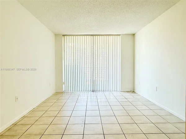 $1,500 | 1300 Northeast Miami Gardens Drive, Unit 804E, Miami, FL 33179