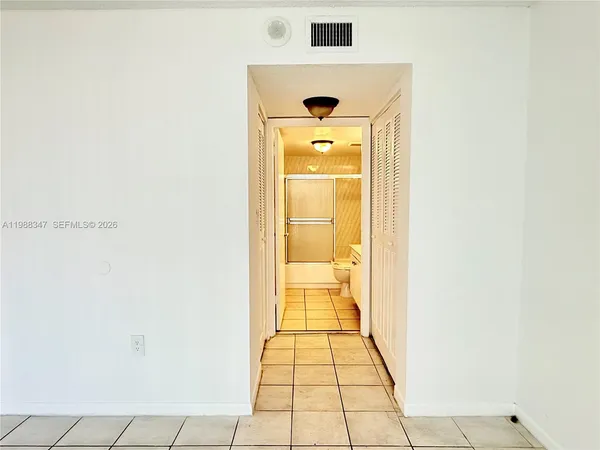 $1,500 | 1300 Northeast Miami Gardens Drive, Unit 804E, Miami, FL 33179