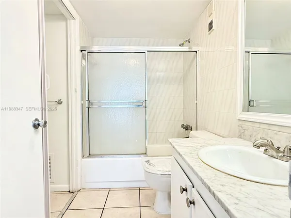 $1,500 | 1300 Northeast Miami Gardens Drive, Unit 804E, Miami, FL 33179