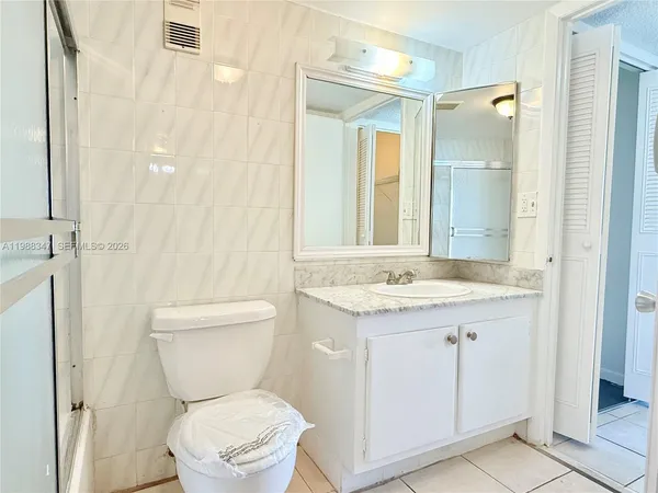 $1,500 | 1300 Northeast Miami Gardens Drive, Unit 804E, Miami, FL 33179