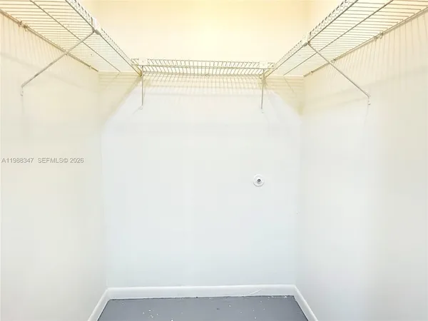 $1,500 | 1300 Northeast Miami Gardens Drive, Unit 804E, Miami, FL 33179