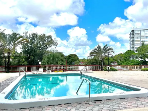 $1,500 | 1300 Northeast Miami Gardens Drive, Unit 804E, Miami, FL 33179