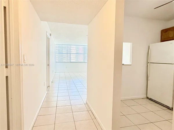 $1,500 | 1300 Northeast Miami Gardens Drive, Unit 804E, Miami, FL 33179