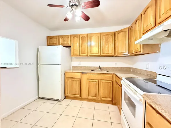 $1,500 | 1300 Northeast Miami Gardens Drive, Unit 804E, Miami, FL 33179