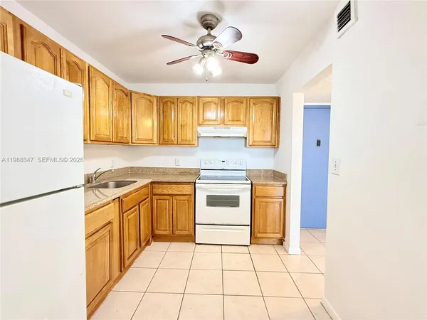 $1,500 | 1300 Northeast Miami Gardens Drive, Unit 804E, Miami, FL 33179