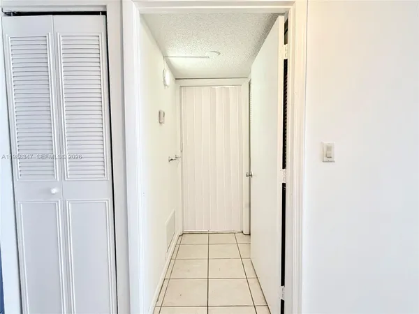 $1,500 | 1300 Northeast Miami Gardens Drive, Unit 804E, Miami, FL 33179