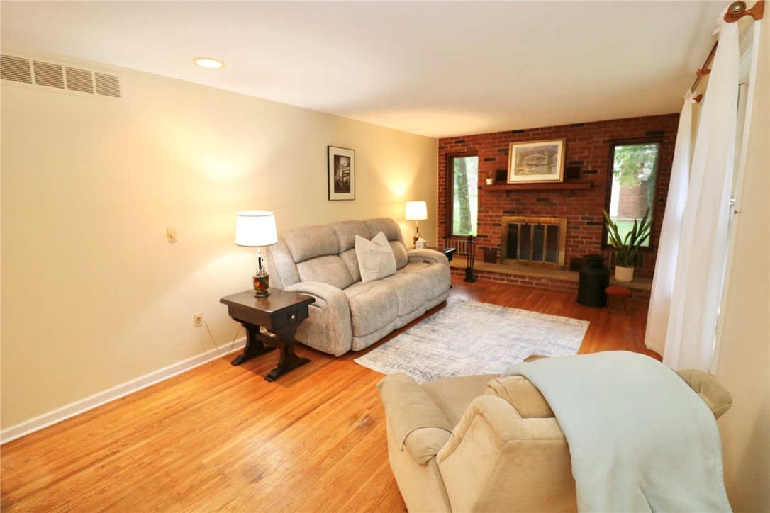 1096 Everwild View Webster, NY 14580 - Photo 4 of 46