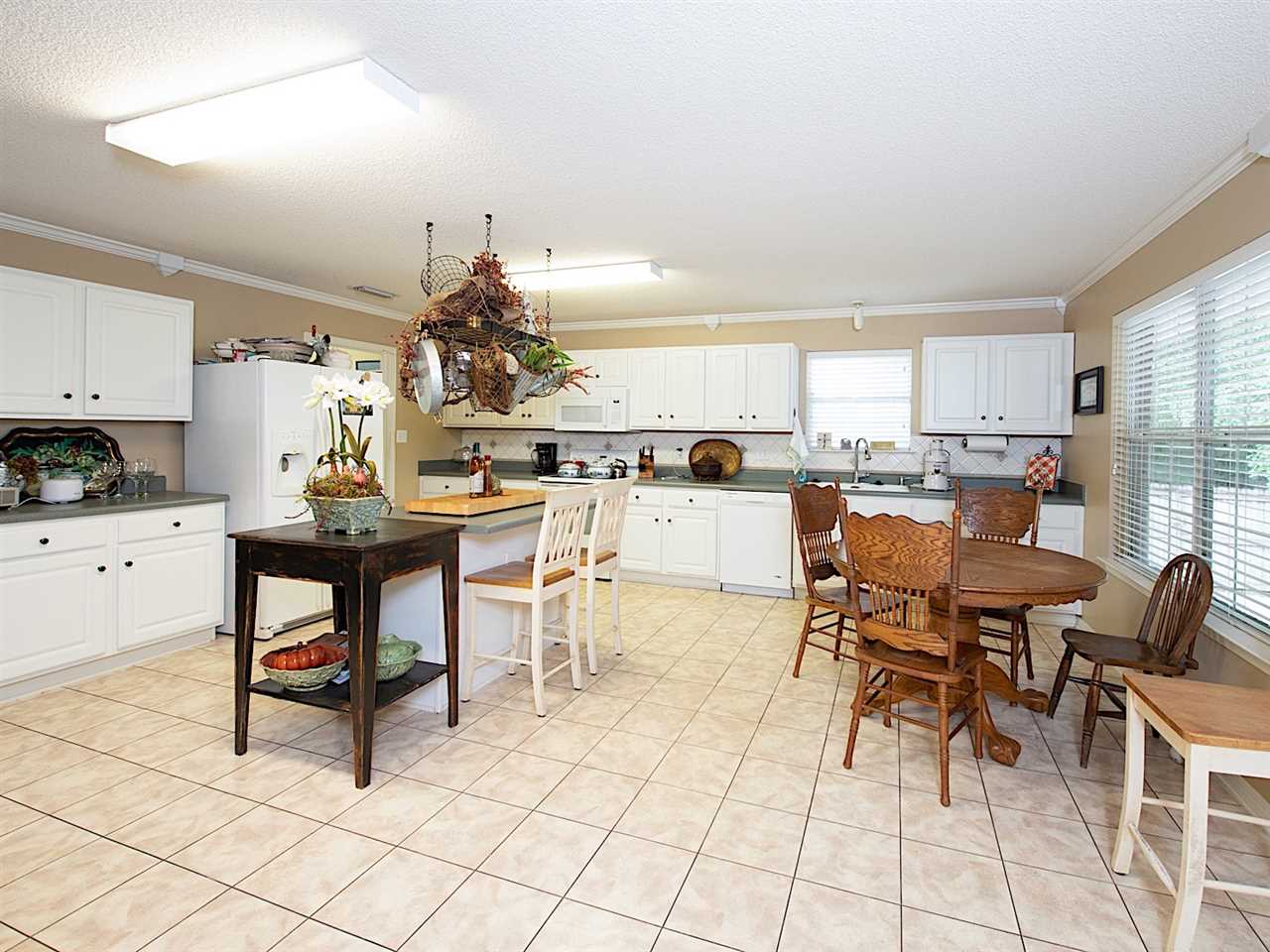 12233 Venice Boulevard Foley, AL 36535 - Photo 13 of 35 Kitchen