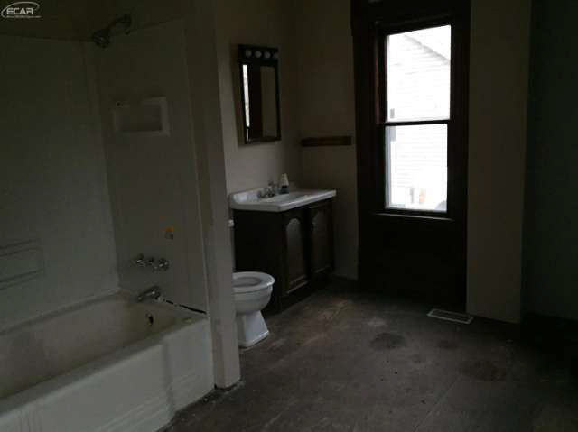 10522 Antcliff Road Fowlerville, MI 48836 - Photo 17 of 21 20457236-16.JPG