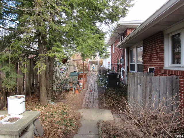 $224,900 | 215 Brown Street, Jacksonville, IL 62650