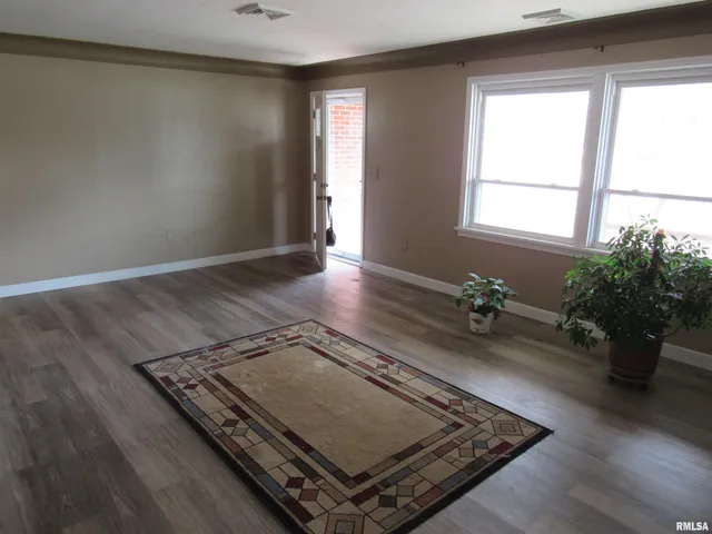 $224,900 | 215 Brown Street, Jacksonville, IL 62650