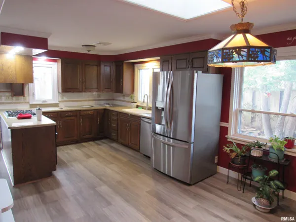 $209,900 | 215 Brown Street, Jacksonville, IL 62650