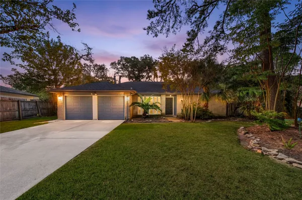 $2,650 | 2006 Mermaid Lane, Houston, TX 77062