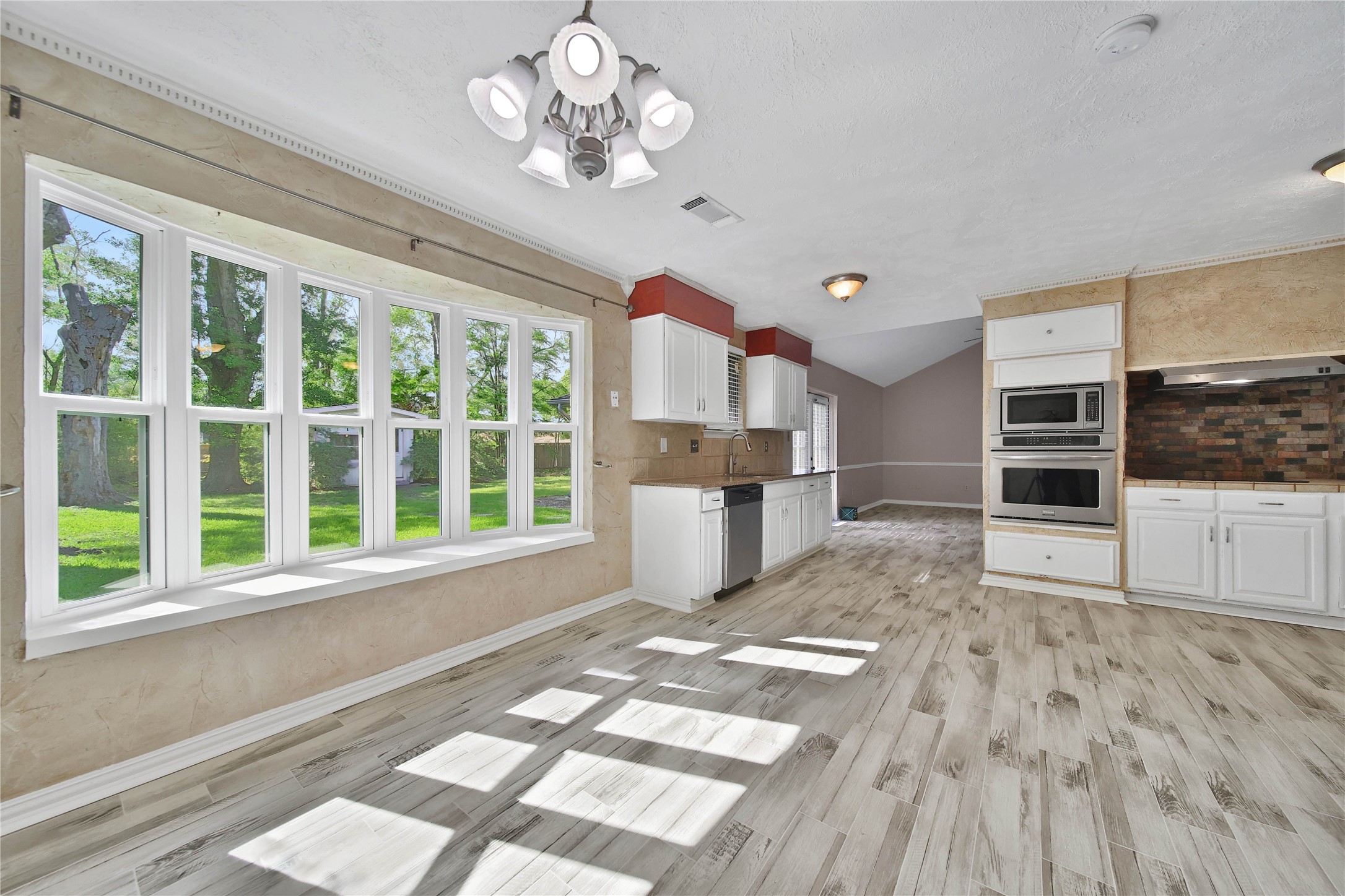 2006 Mermaid Lane Houston, TX 77062 - Photo 12 of 33