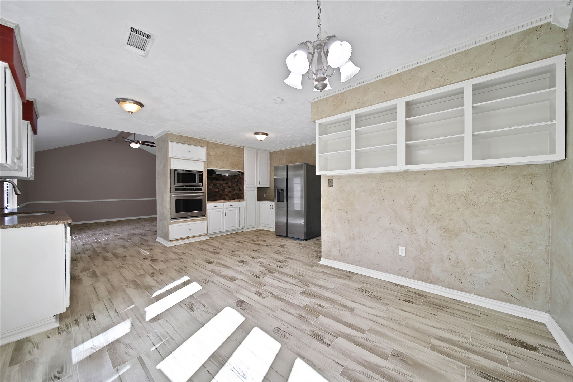 2006 Mermaid Lane Houston, TX 77062 - Photo 13 of 33