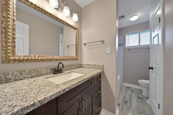 $2,650 | 2006 Mermaid Lane, Houston, TX 77062