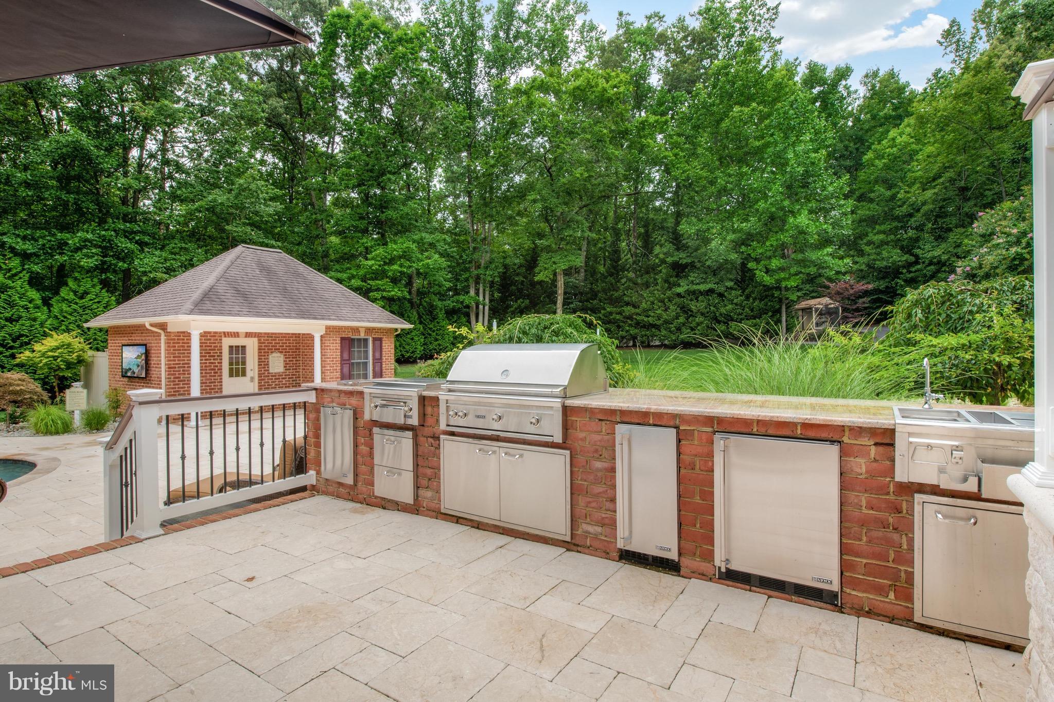 697 St George Barber Road Davidsonville, MD 21035 - Photo 5 of 30 Exterior kitchen with granite counter