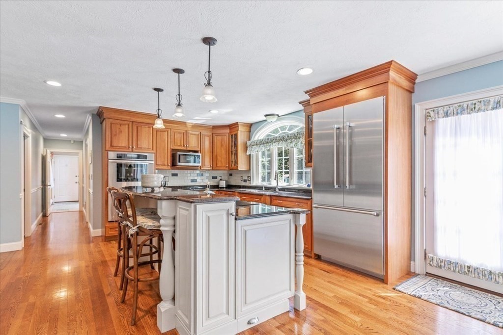 35 Mill Brook Way Hanover, MA 02339 - Photo 5 of 42