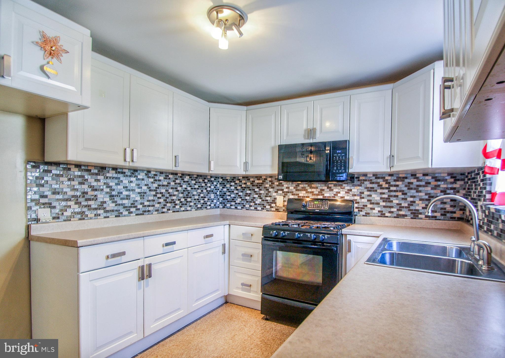 903 Vernon Road Philadelphia, PA 19150 - Photo 15 of 38 Kitchen