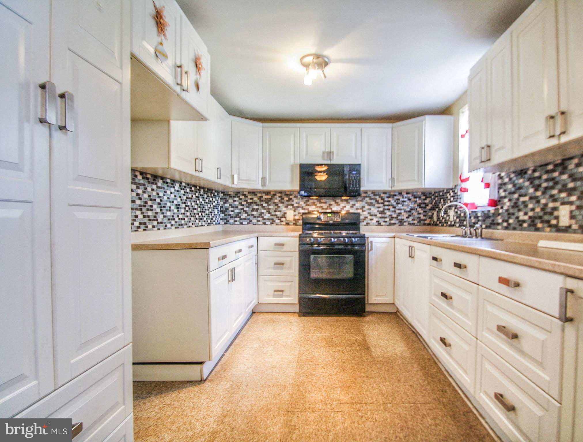 903 Vernon Road Philadelphia, PA 19150 - Photo 16 of 38 Kitchen