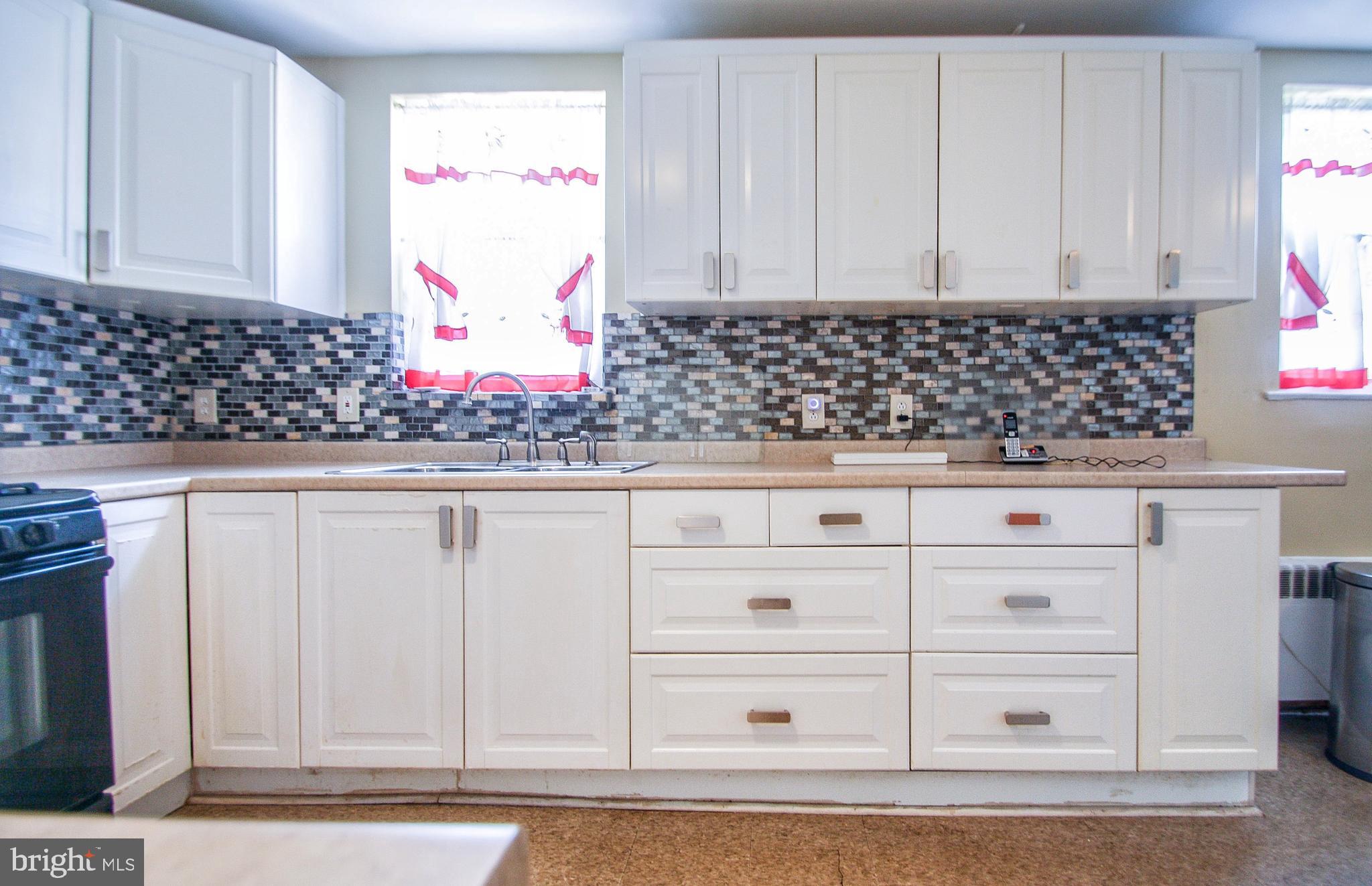 903 Vernon Road Philadelphia, PA 19150 - Photo 18 of 38 Kitchen