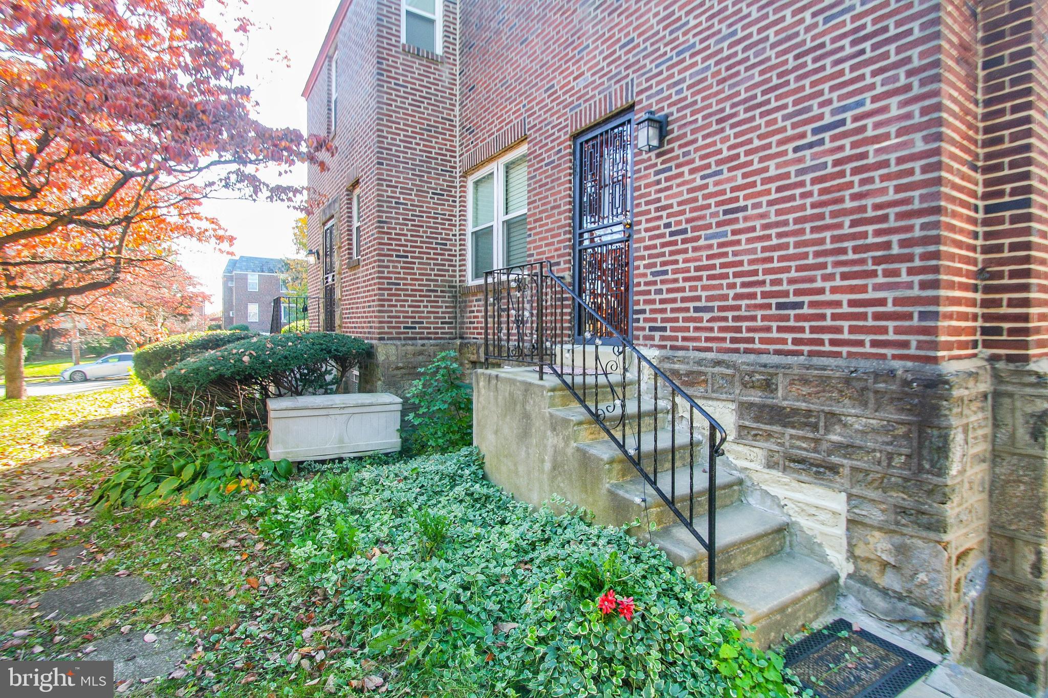 903 Vernon Road Philadelphia, PA 19150 - Photo 2 of 38 Side View