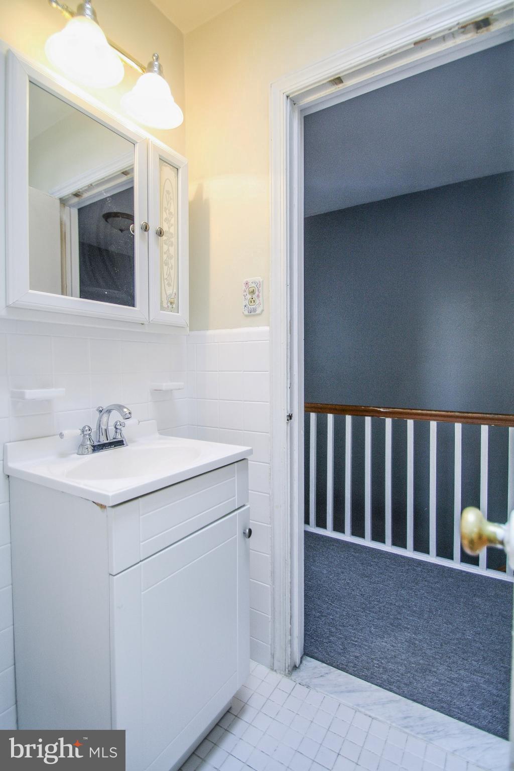 903 Vernon Road Philadelphia, PA 19150 - Photo 30 of 38 Upstairs Hall Full Bath