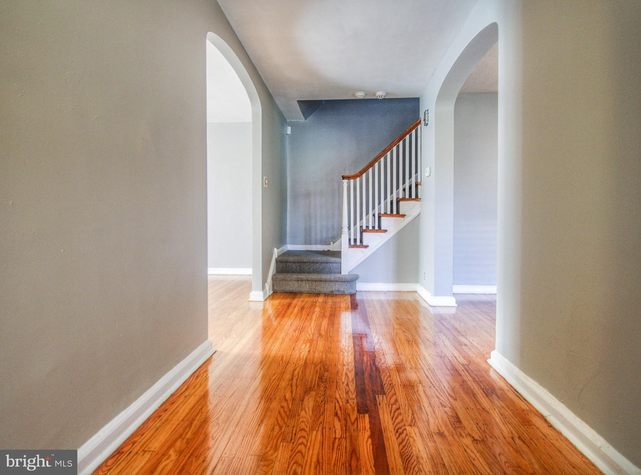 903 Vernon Road Philadelphia, PA 19150 - Photo 5 of 38 Foyer
