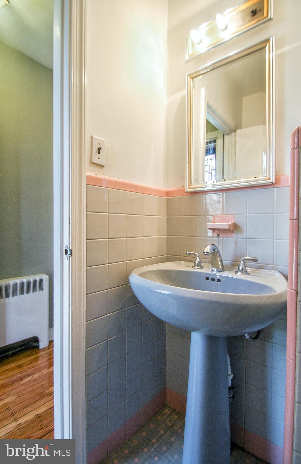 903 Vernon Road Philadelphia, PA 19150 - Photo 7 of 38 Foyer Half Bath (Main Floor)