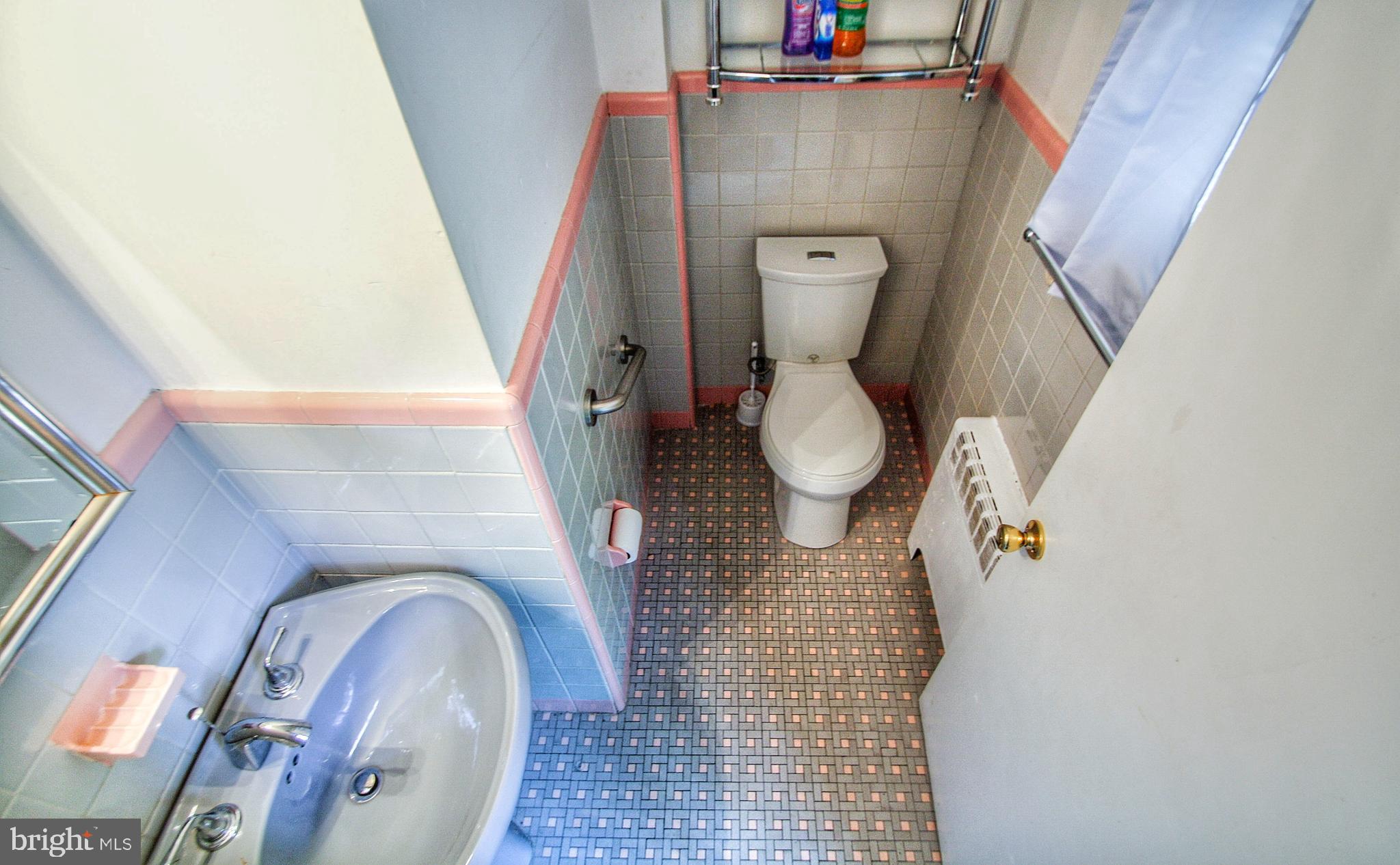 903 Vernon Road Philadelphia, PA 19150 - Photo 8 of 38 Foyer Half Bath (Main Floor)