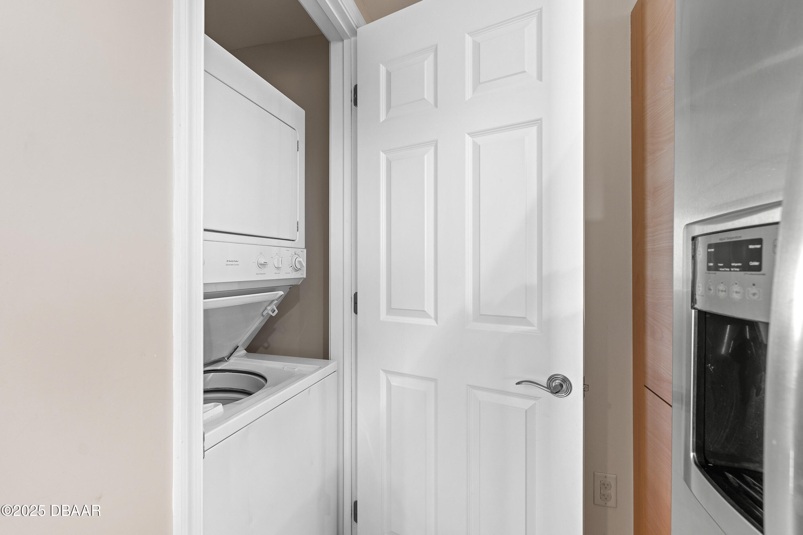 241 Riverside Drive, Unit 1105 Daytona Beach, FL 32117 - Photo 33 of 33 MG 1105 (23 of 23)