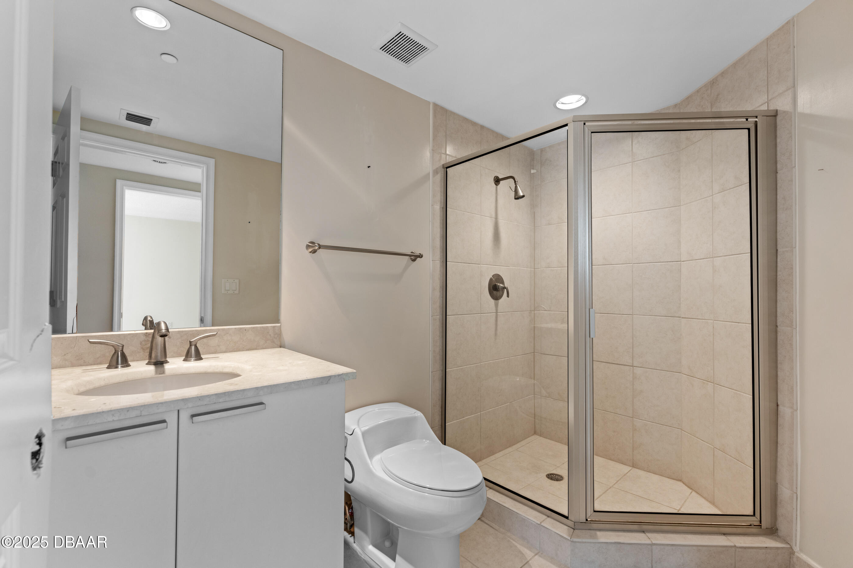 241 Riverside Drive, Unit 1105 Daytona Beach, FL 32117 - Photo 7 of 33 MG 1105 (16 of 23)