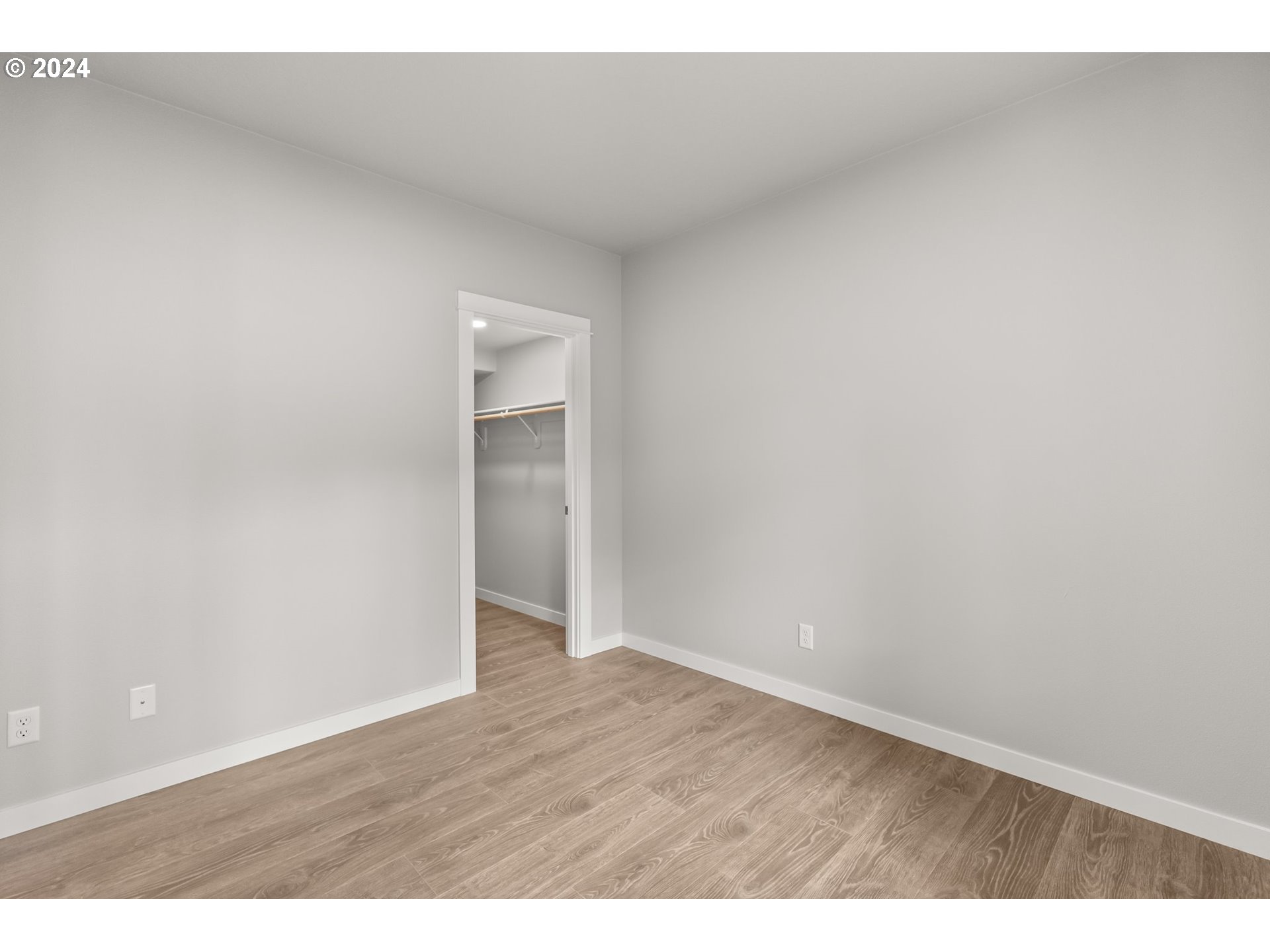 654 South 68th Street Springfield, OR 97478 - Photo 17 of 46