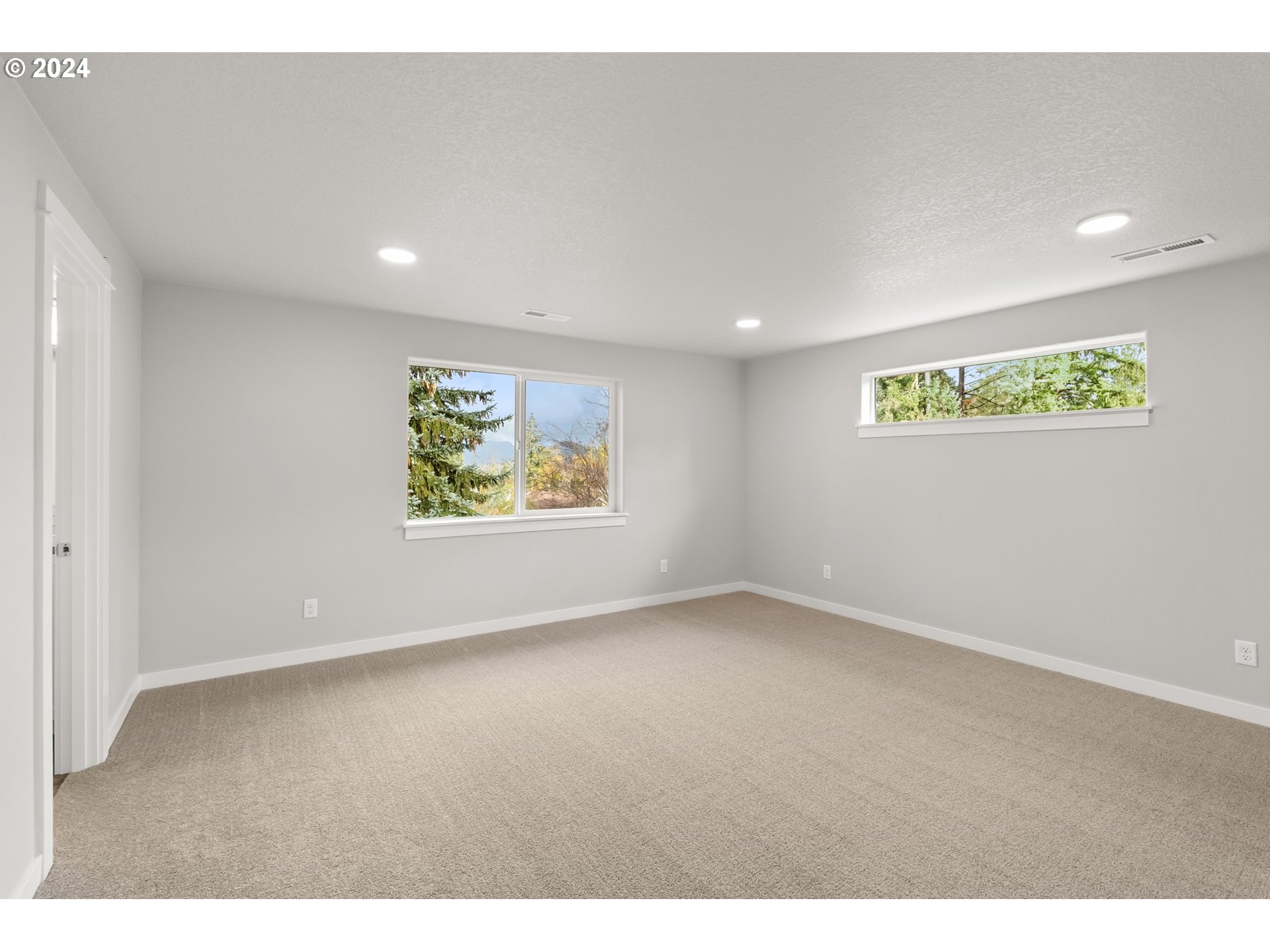 654 South 68th Street Springfield, OR 97478 - Photo 23 of 46