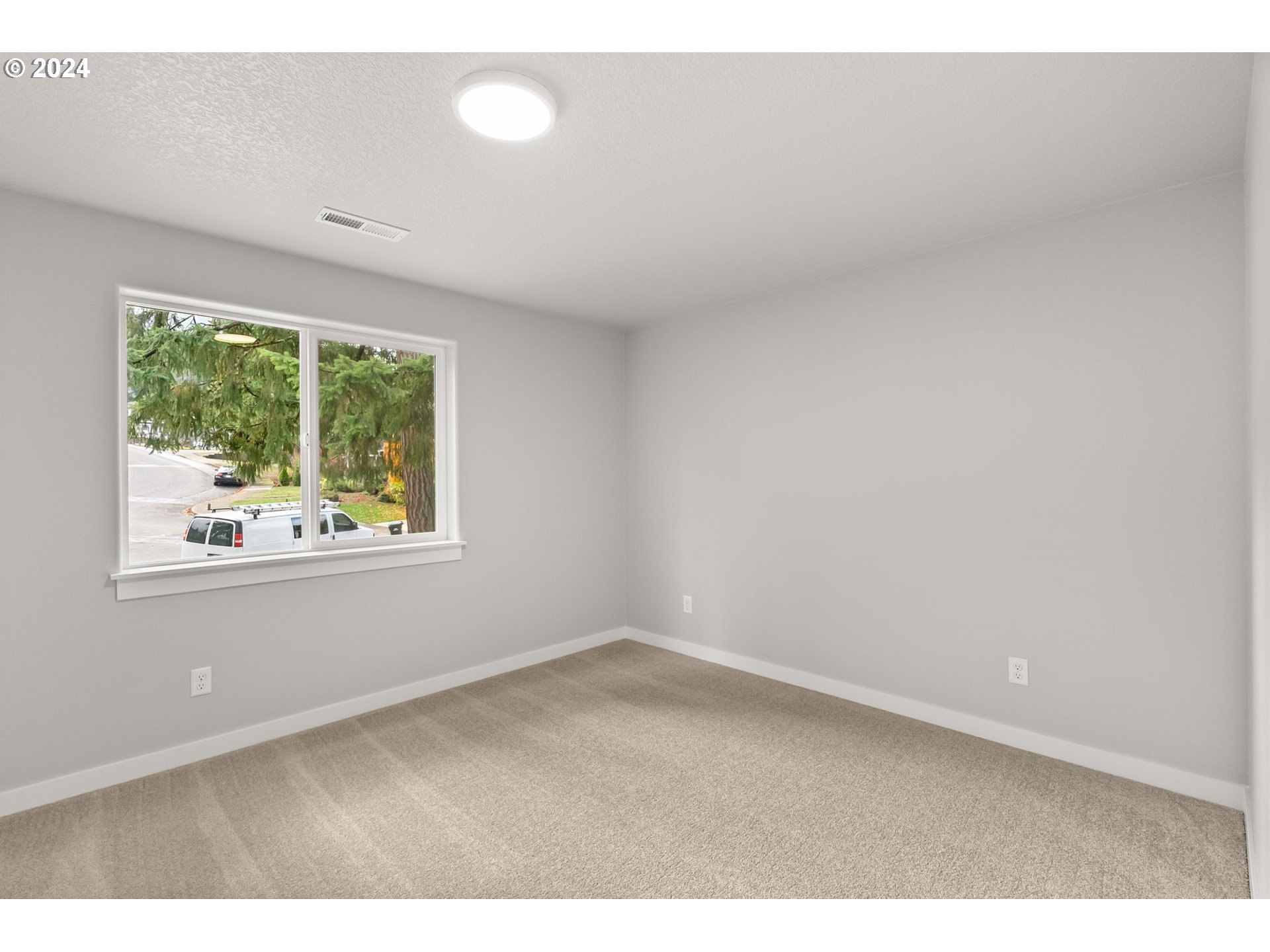 654 South 68th Street Springfield, OR 97478 - Photo 35 of 46