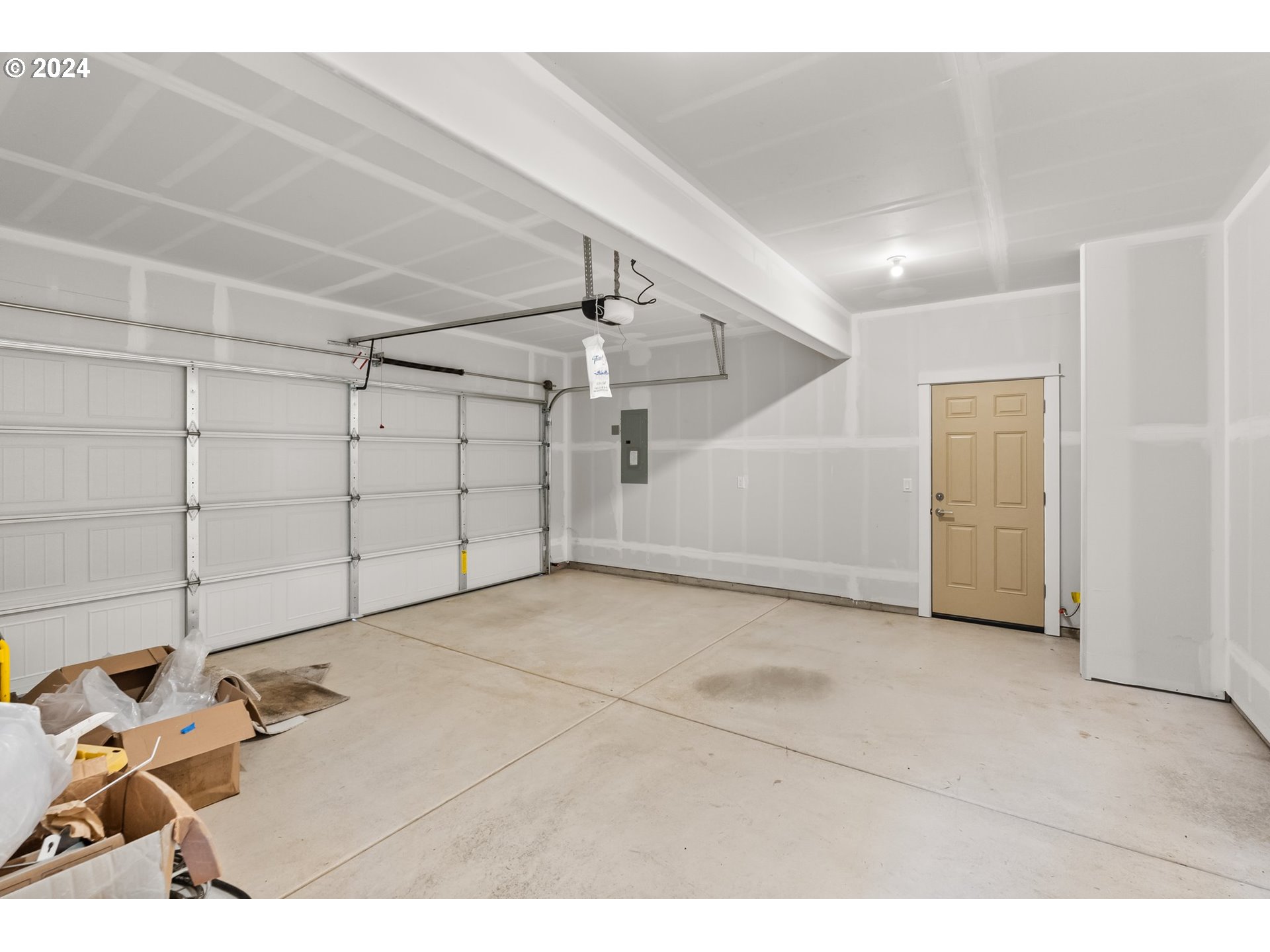 654 South 68th Street Springfield, OR 97478 - Photo 41 of 46