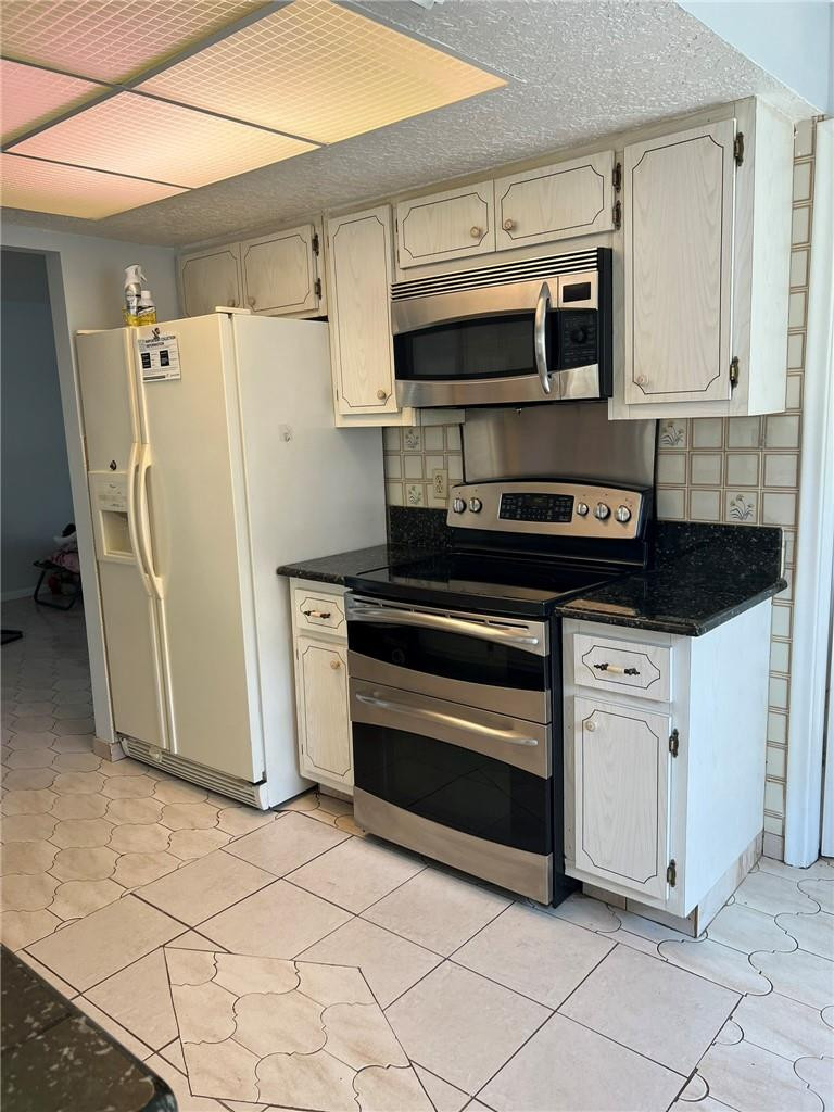 22715 Family Circle Boca Raton, FL 33428 - Photo 3 of 12 Photo 3