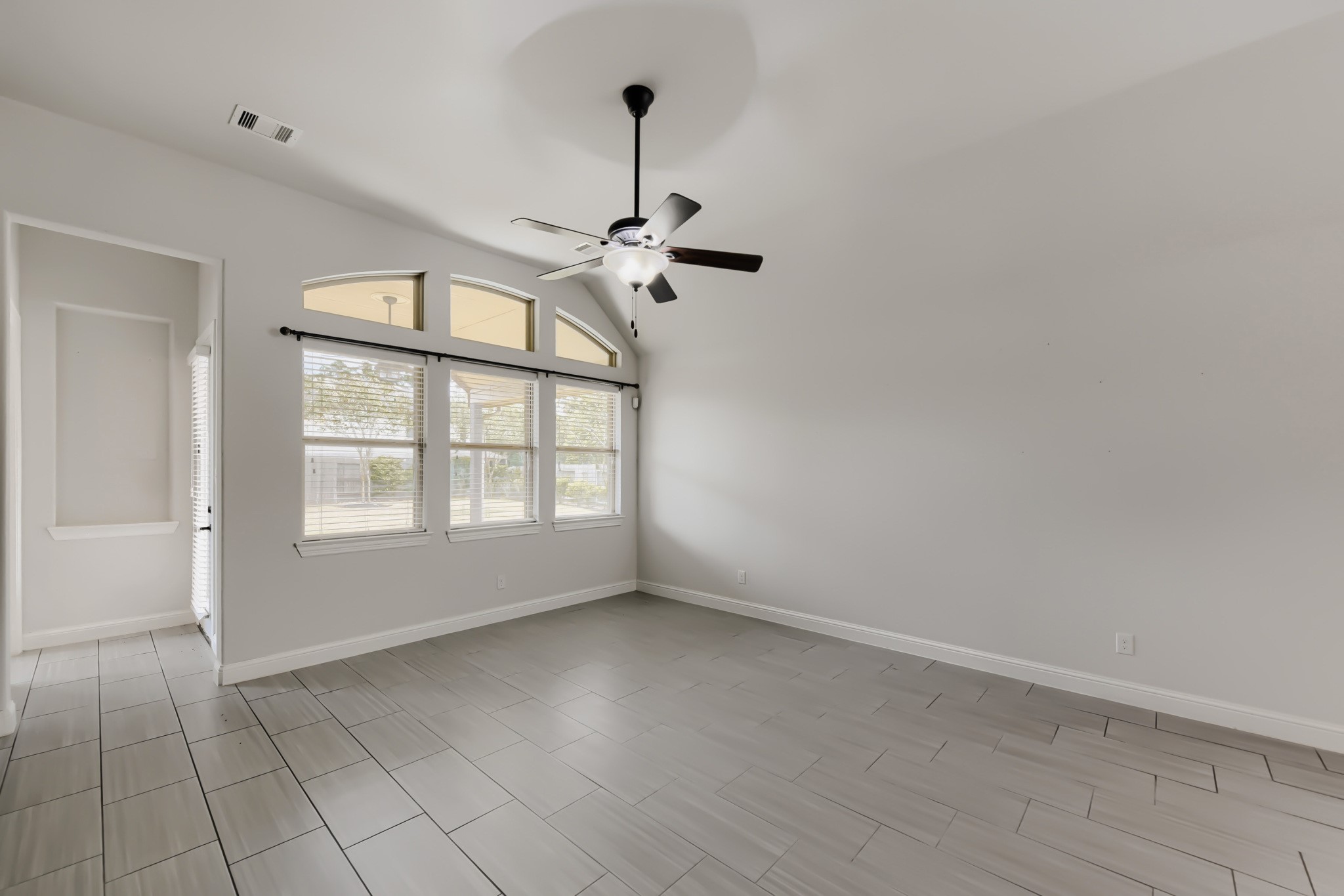 27917 Spearhead Ridge Drive Spring, TX 77386 - Photo 5 of 28 Gallery Image 5