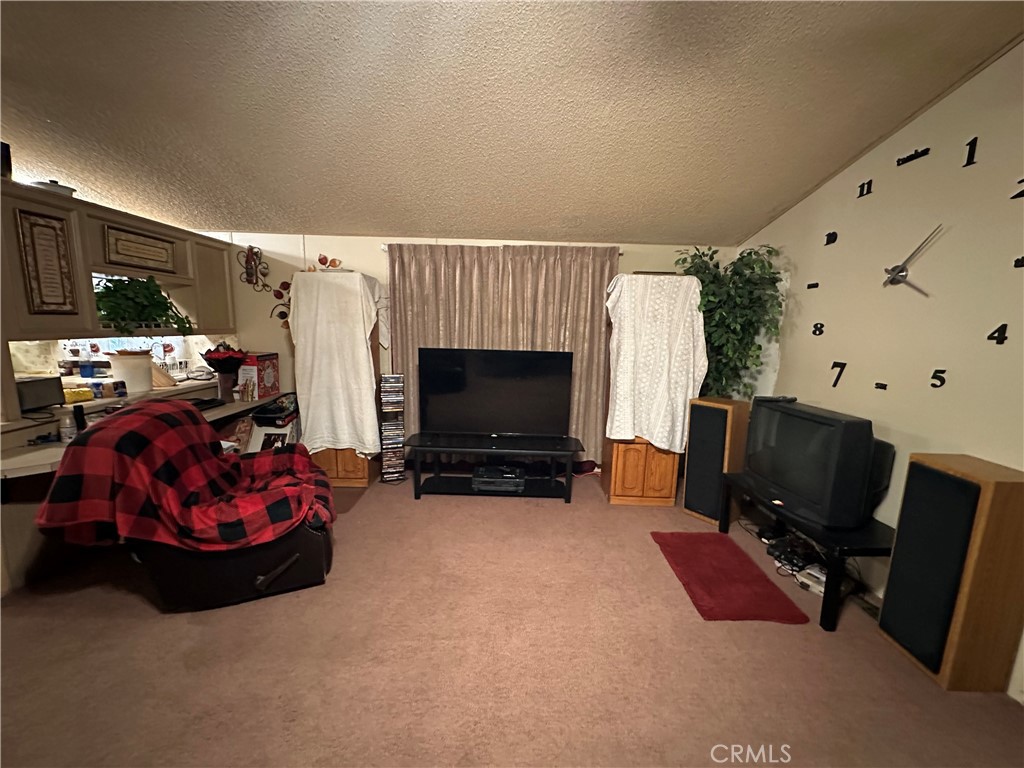13993 Mesa Drive Blythe, CA 92225 - Photo 12 of 26 Living Room