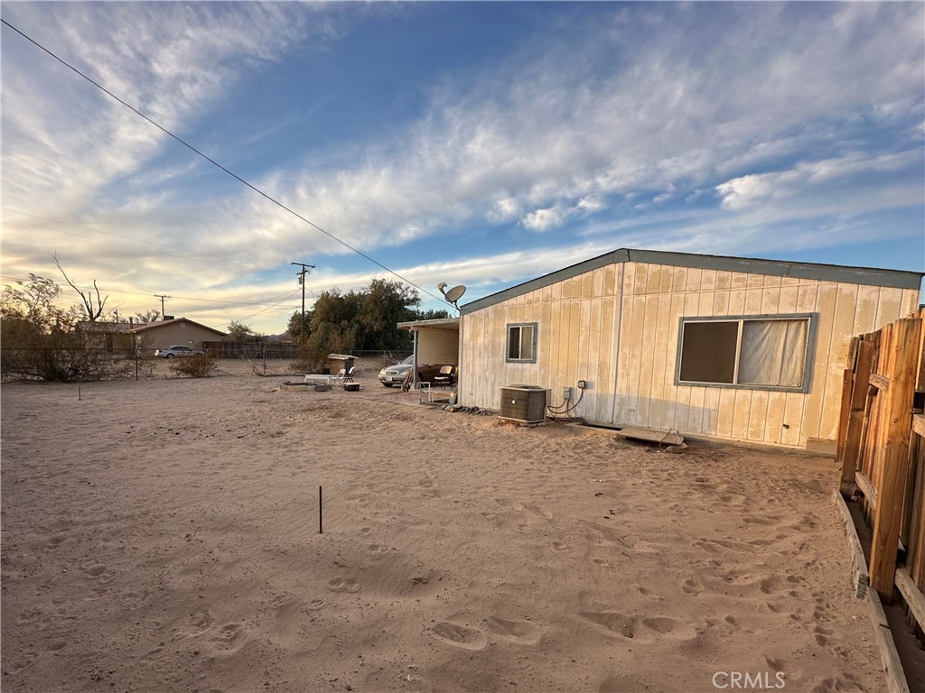 13993 Mesa Drive Blythe, CA 92225 - Photo 25 of 26 Backyard